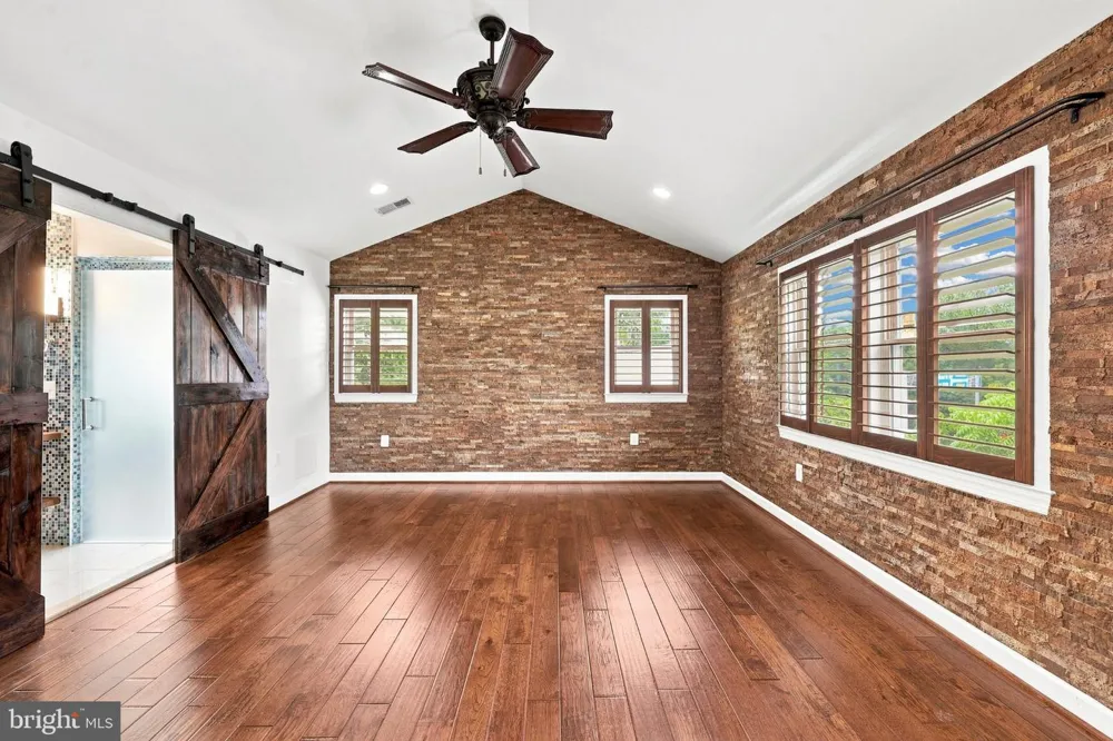 2001 6TH STREET S Arlington, VA 22204