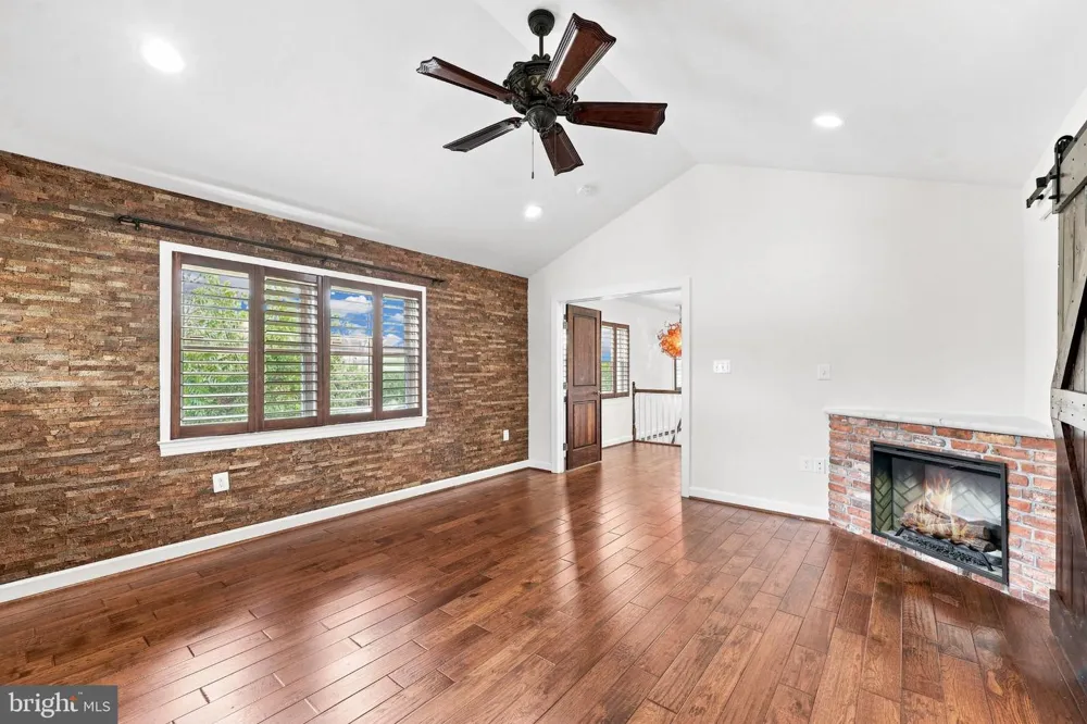2001 6TH STREET S Arlington, VA 22204