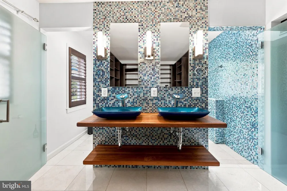 2001 6TH STREET S Arlington, VA 22204