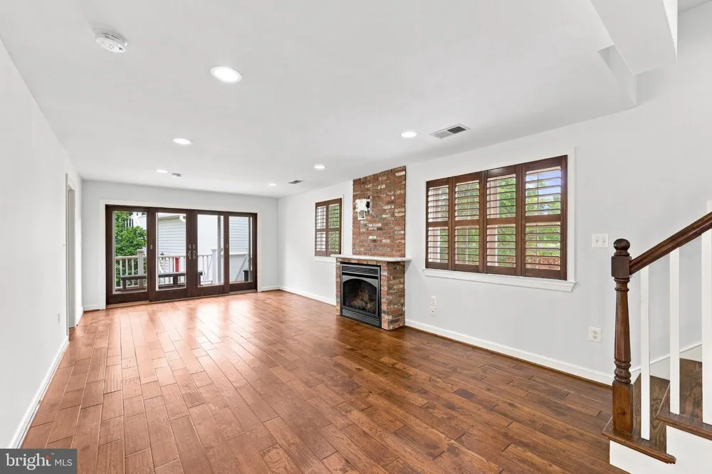 2001 6TH STREET S Arlington, VA 22204