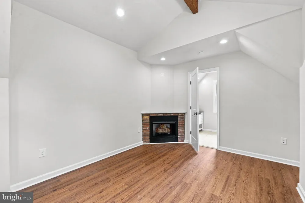 2001 6TH STREET S Arlington, VA 22204