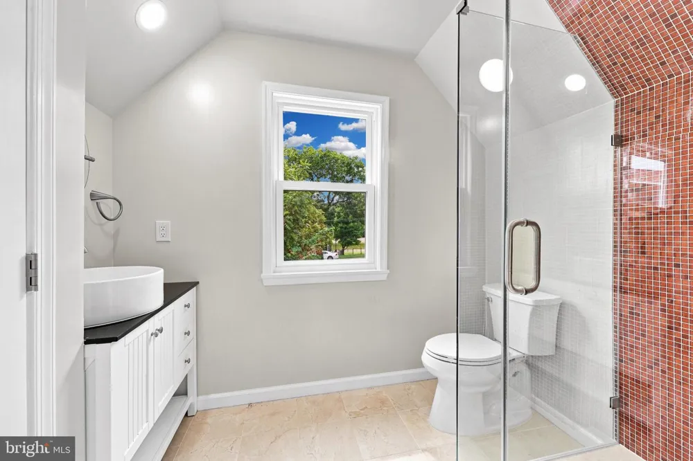 2001 6TH STREET S Arlington, VA 22204