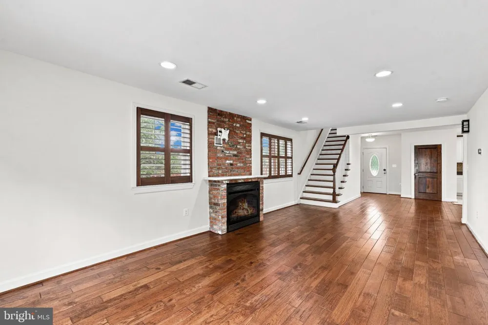 2001 6TH STREET S Arlington, VA 22204