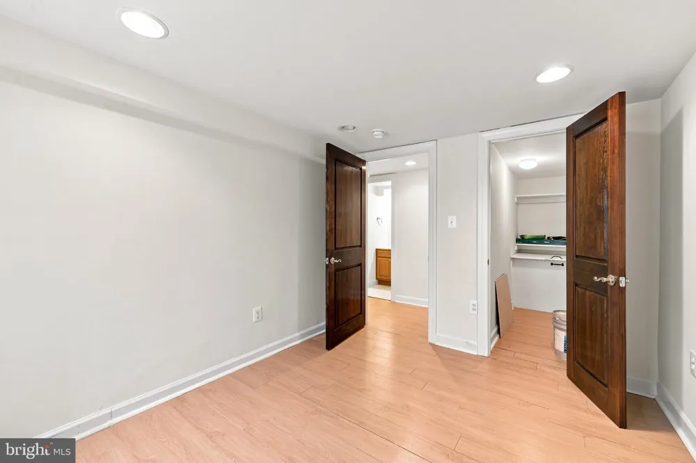 2001 6TH STREET S Arlington, VA 22204