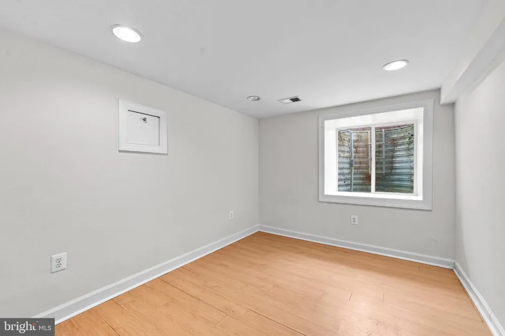 2001 6TH STREET S Arlington, VA 22204