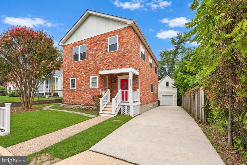 2001 6TH STREET S Arlington, VA 22204