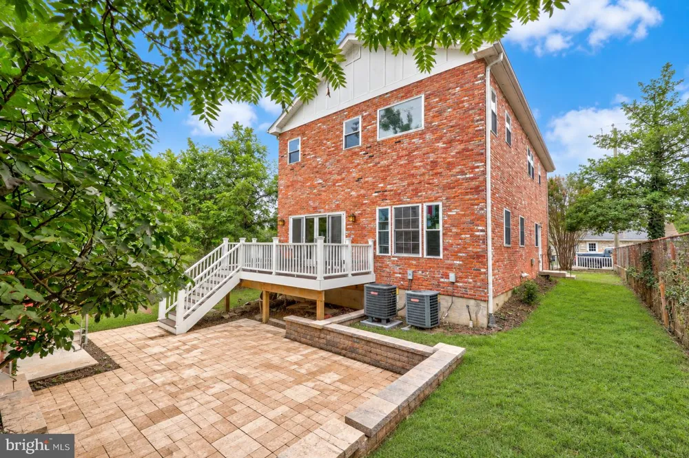 2001 6TH STREET S Arlington, VA 22204