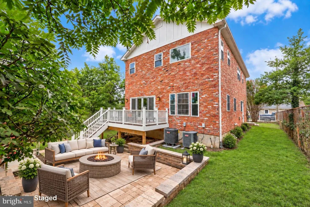 2001 6TH STREET S Arlington, VA 22204