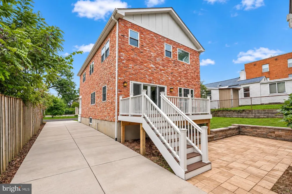 2001 6TH STREET S Arlington, VA 22204