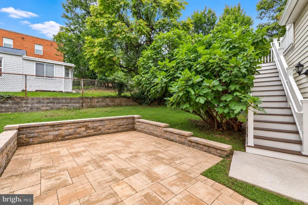 2001 6TH STREET S Arlington, VA 22204