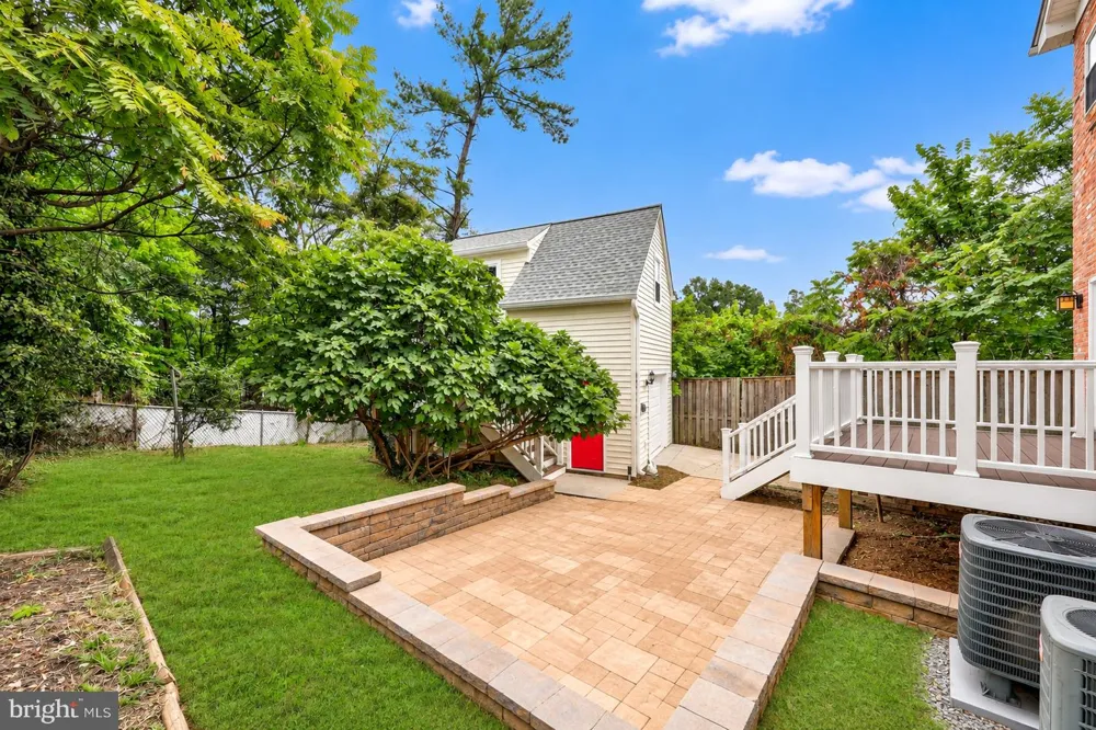 2001 6TH STREET S Arlington, VA 22204