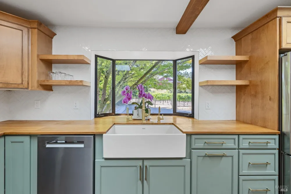 2740 River Road Santa Rosa, CA 95492