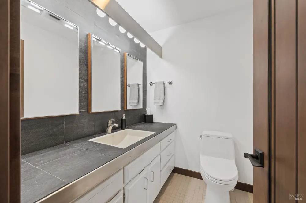 2740 River Road Santa Rosa, CA 95492