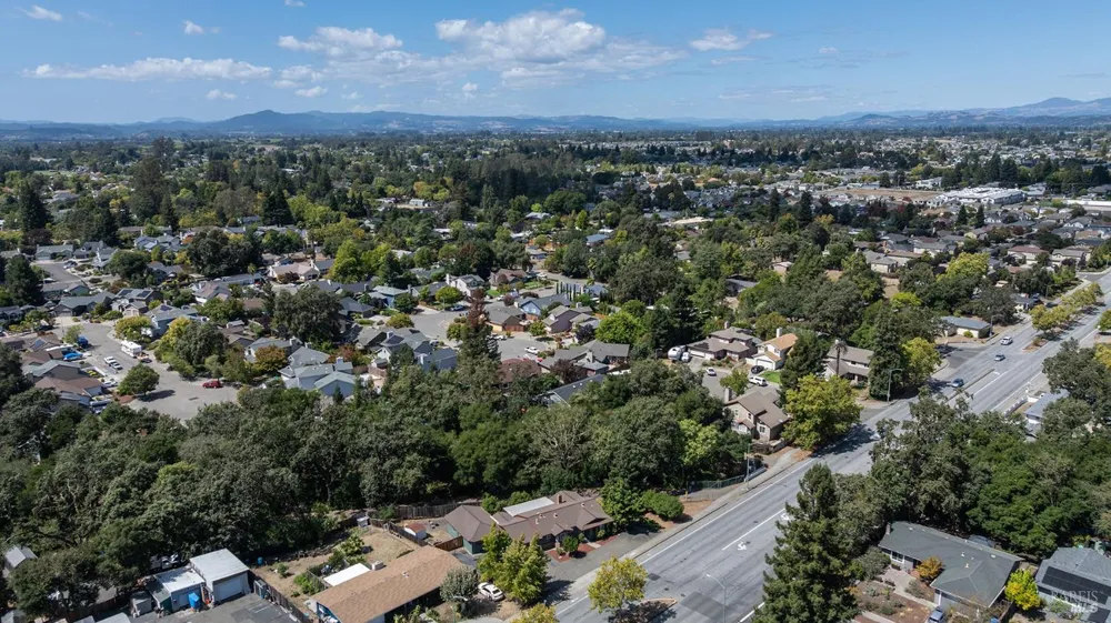 2827 Marlow Road Santa Rosa, CA 95403