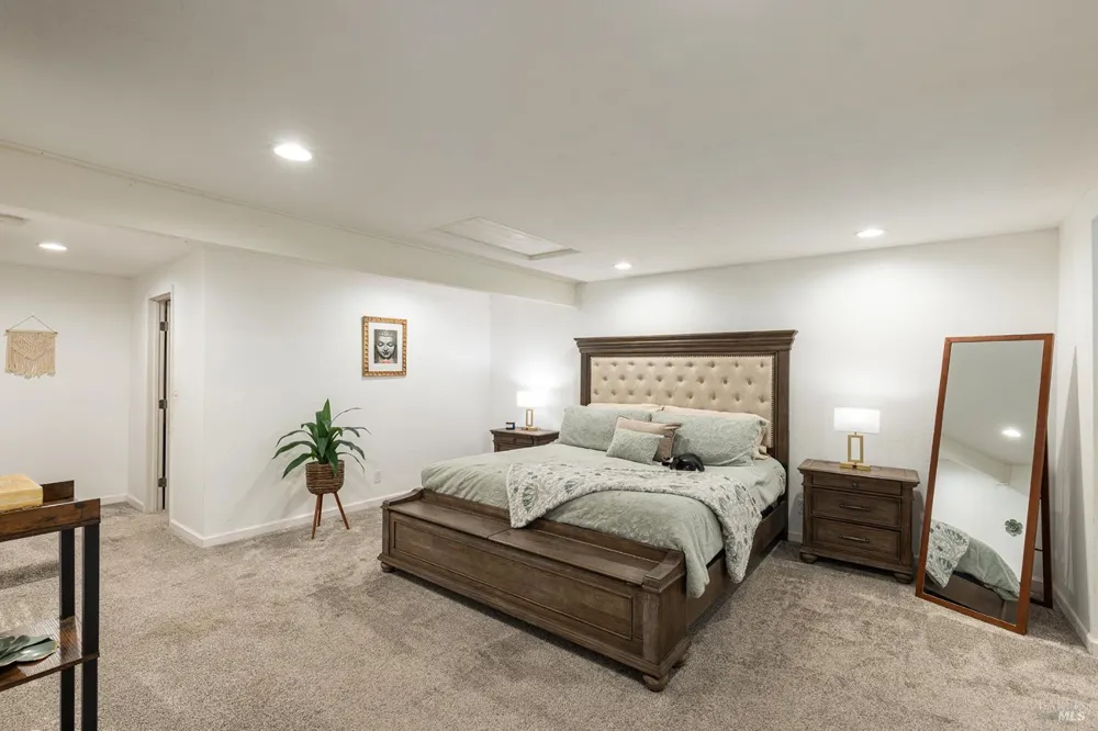 2827 Marlow Road Santa Rosa, CA 95403