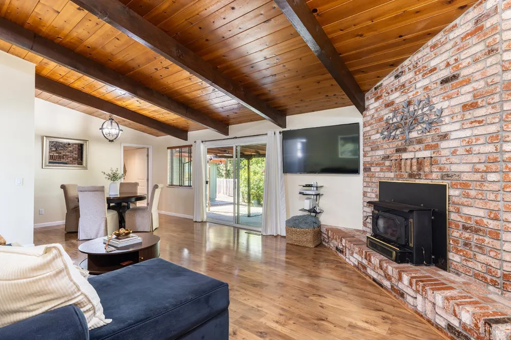 2827 Marlow Road Santa Rosa, CA 95403