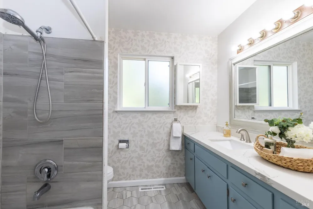 2827 Marlow Road Santa Rosa, CA 95403