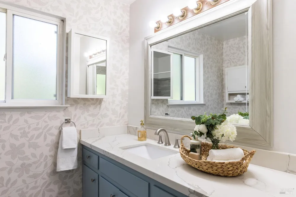 2827 Marlow Road Santa Rosa, CA 95403
