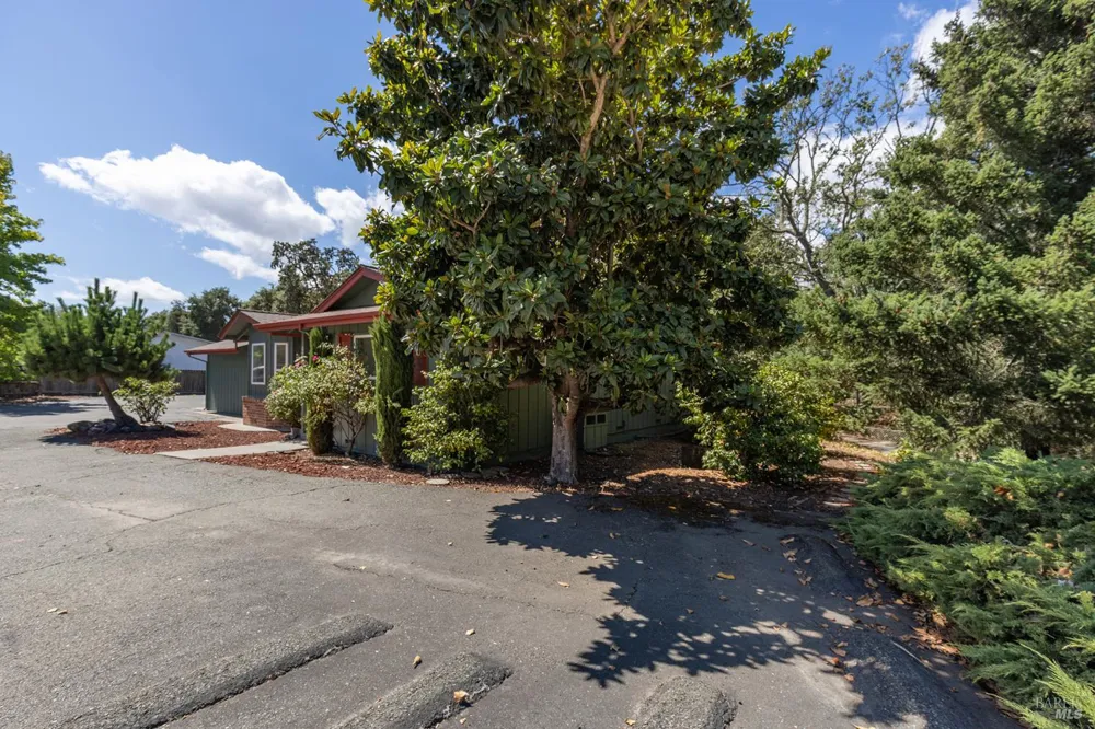 2827 Marlow Road Santa Rosa, CA 95403