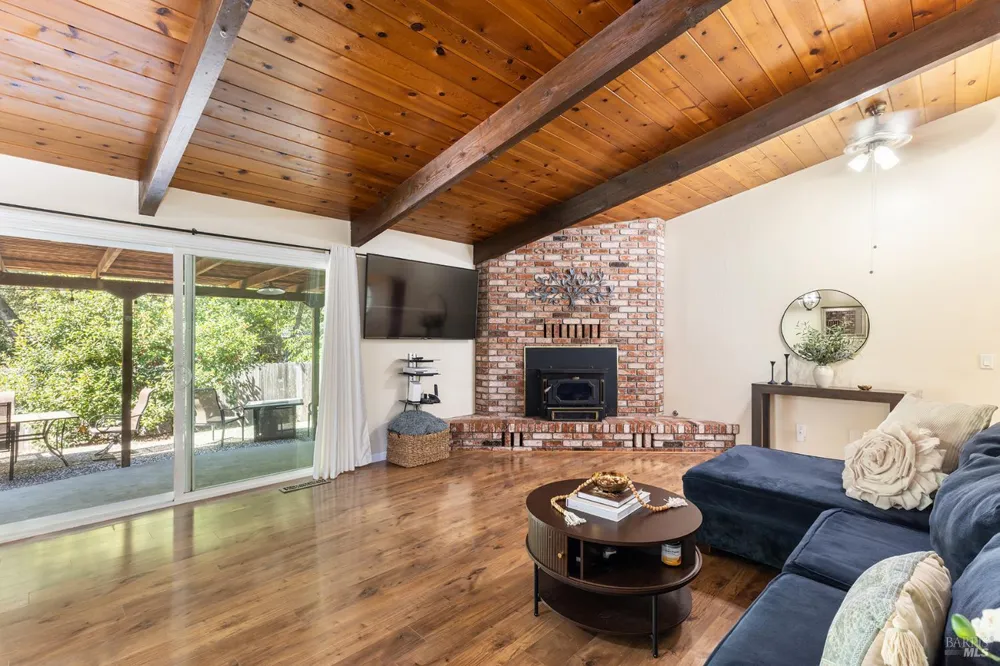 2827 Marlow Road Santa Rosa, CA 95403