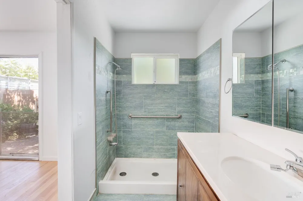 1925 Birch Avenue St. Helena, CA 94574