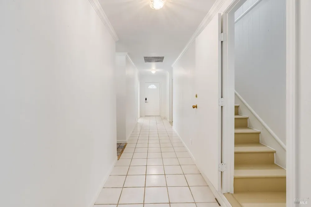 1925 Birch Avenue St. Helena, CA 94574