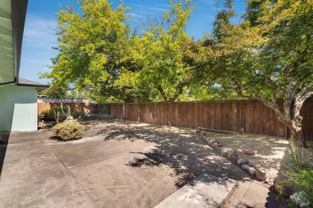 1925 Birch Avenue St. Helena, CA 94574