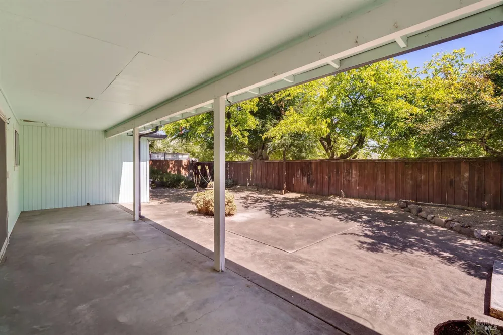 1925 Birch Avenue St. Helena, CA 94574