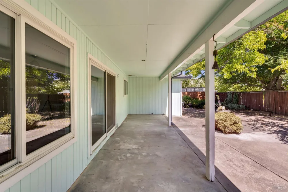 1925 Birch Avenue St. Helena, CA 94574