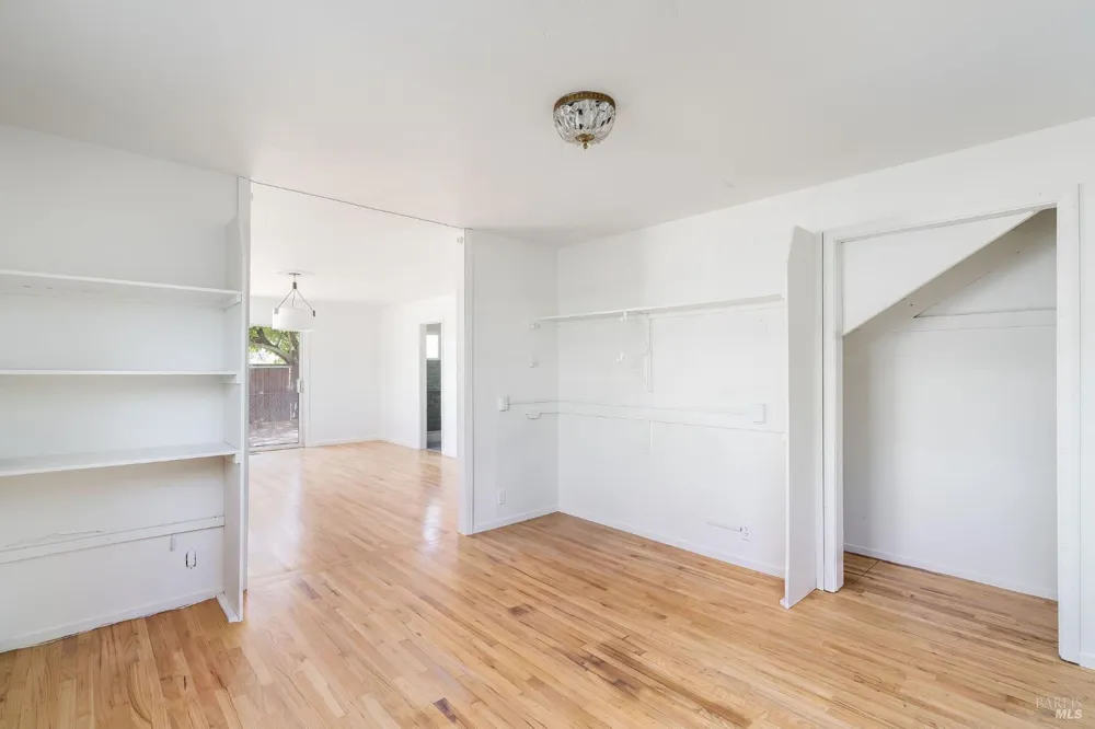 1925 Birch Avenue St. Helena, CA 94574