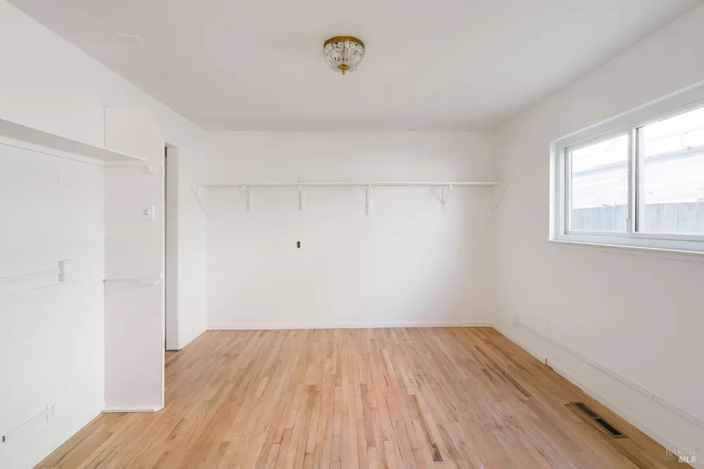 1925 Birch Avenue St. Helena, CA 94574