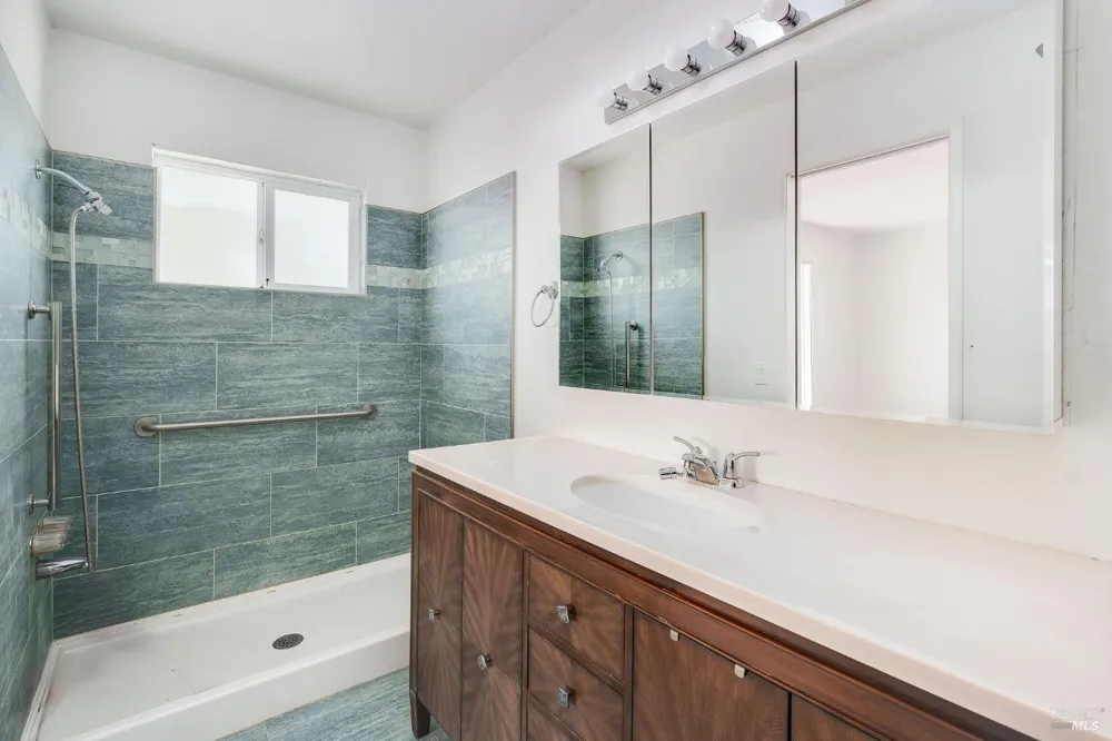 1925 Birch Avenue St. Helena, CA 94574