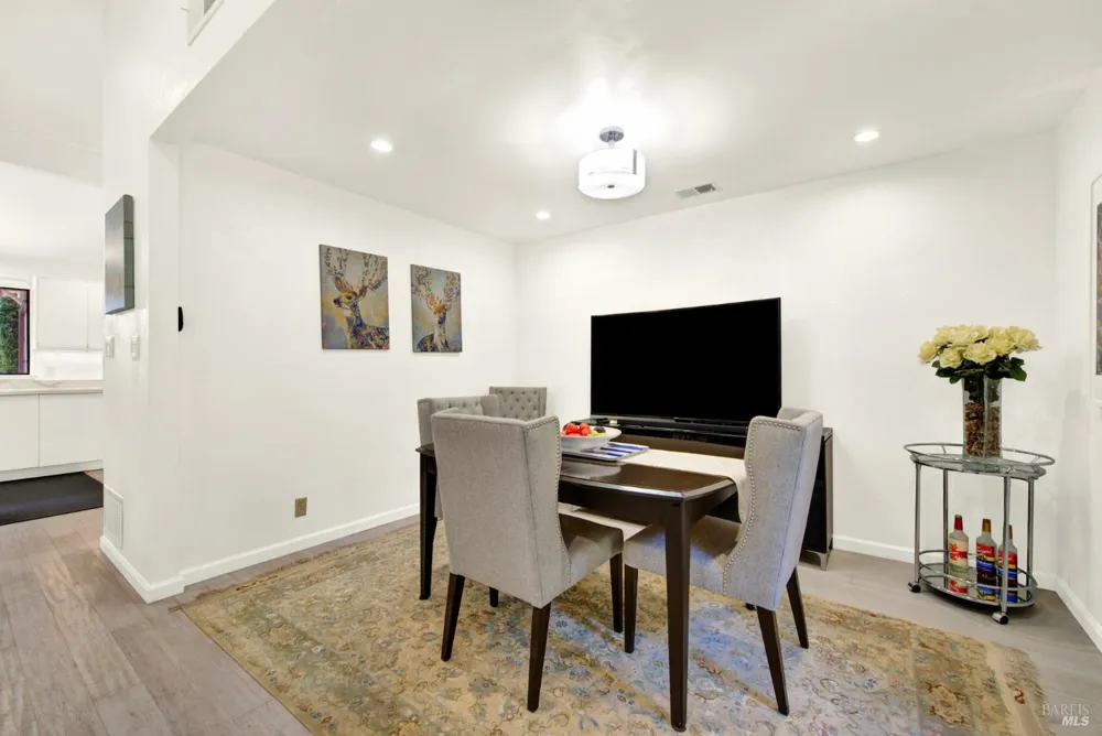 2144 Clay Street Napa, CA 94559