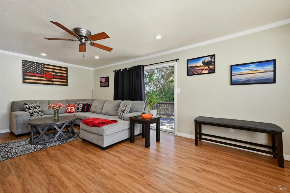 10306 Del Monte Way Kelseyville, CA 95451
