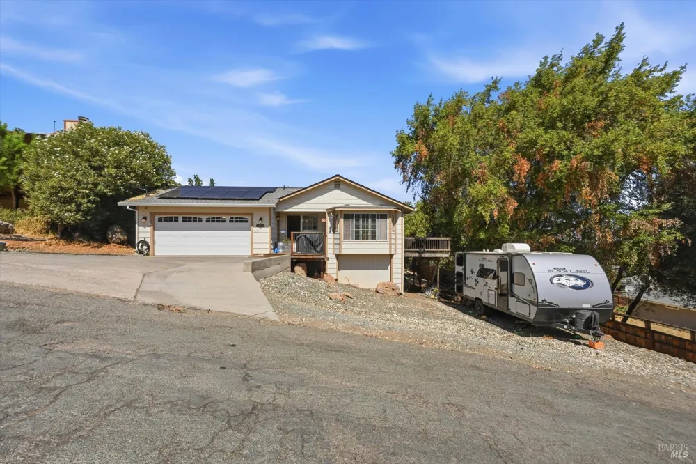 10306 Del Monte Way Kelseyville, CA 95451