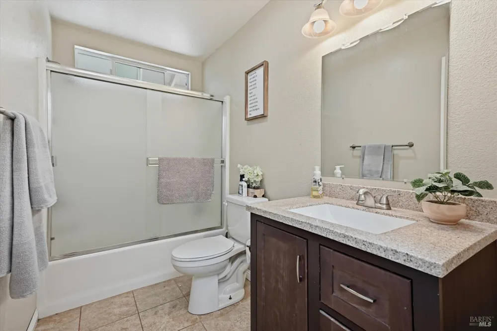 10306 Del Monte Way Kelseyville, CA 95451