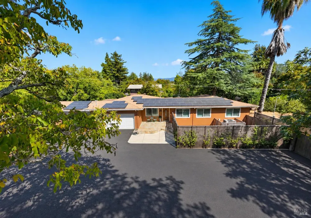 2139 Lone Oak Avenue Napa, CA 94558