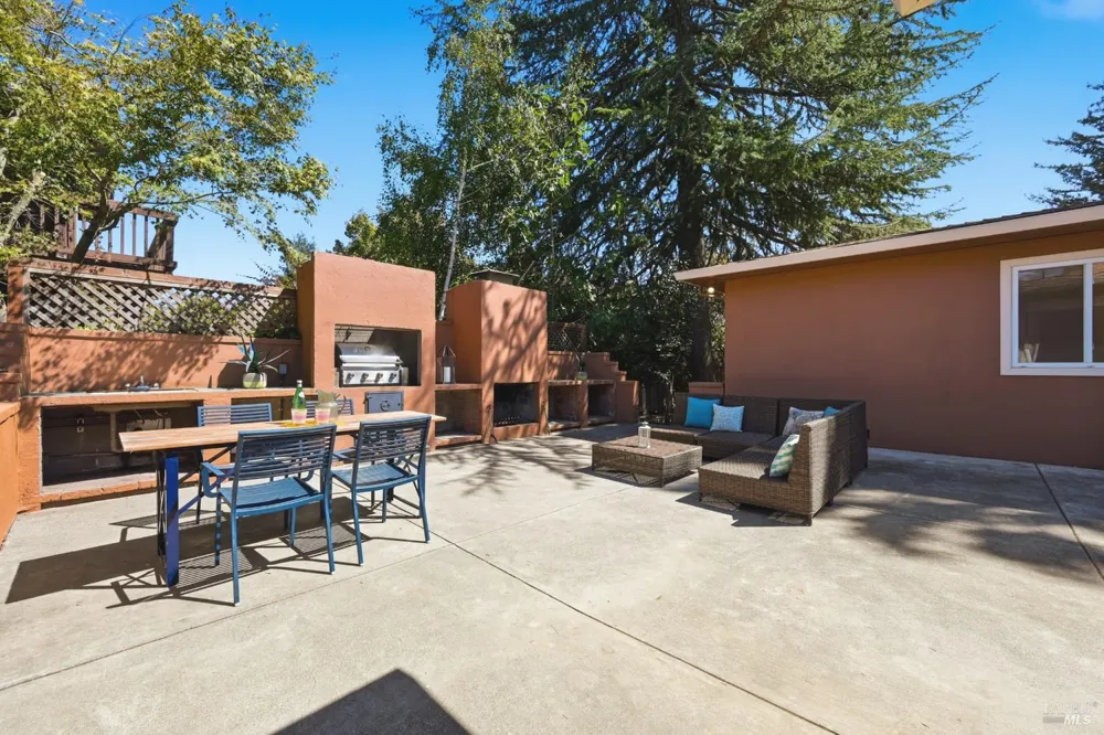2139 Lone Oak Avenue Napa, CA 94558