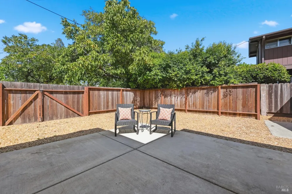 2139 Lone Oak Avenue Napa, CA 94558