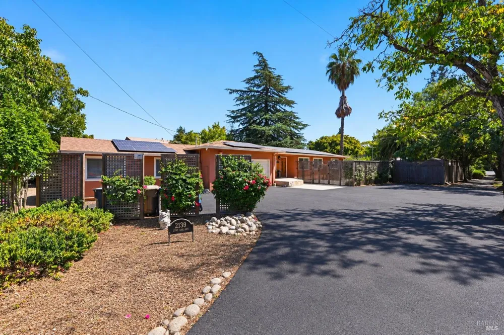 2139 Lone Oak Avenue Napa, CA 94558