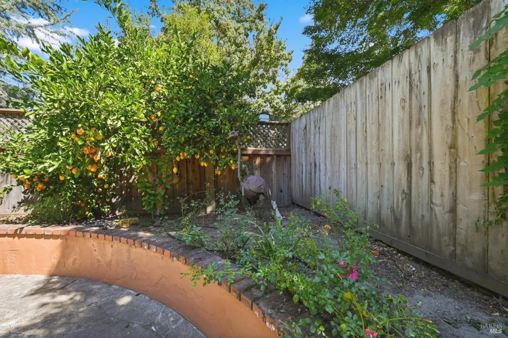 2139 Lone Oak Avenue Napa, CA 94558