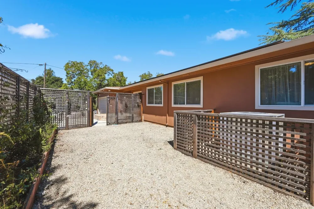 2139 Lone Oak Avenue Napa, CA 94558