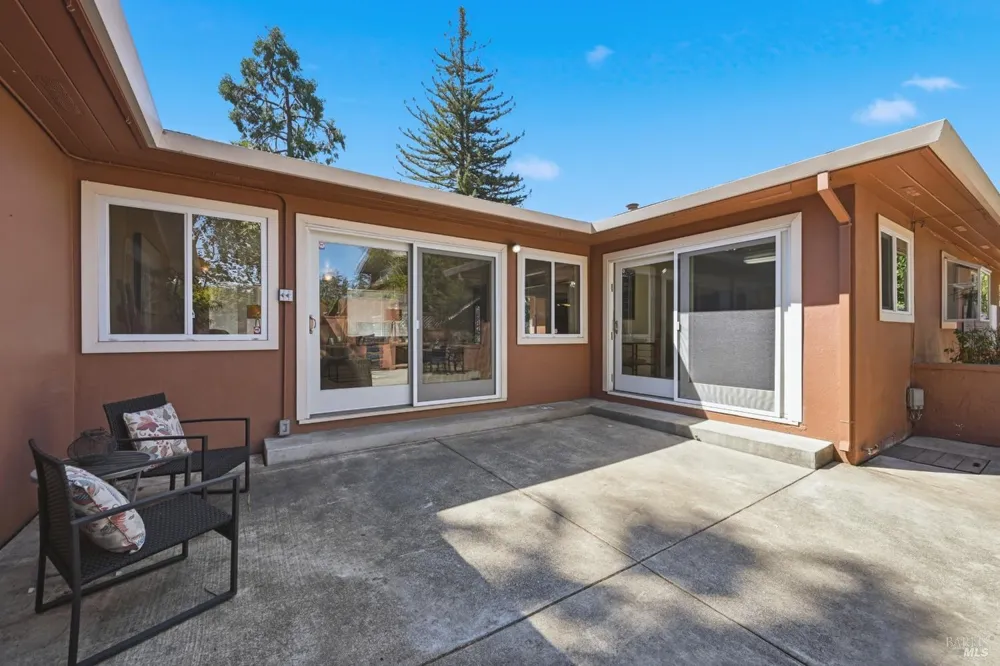 2139 Lone Oak Avenue Napa, CA 94558