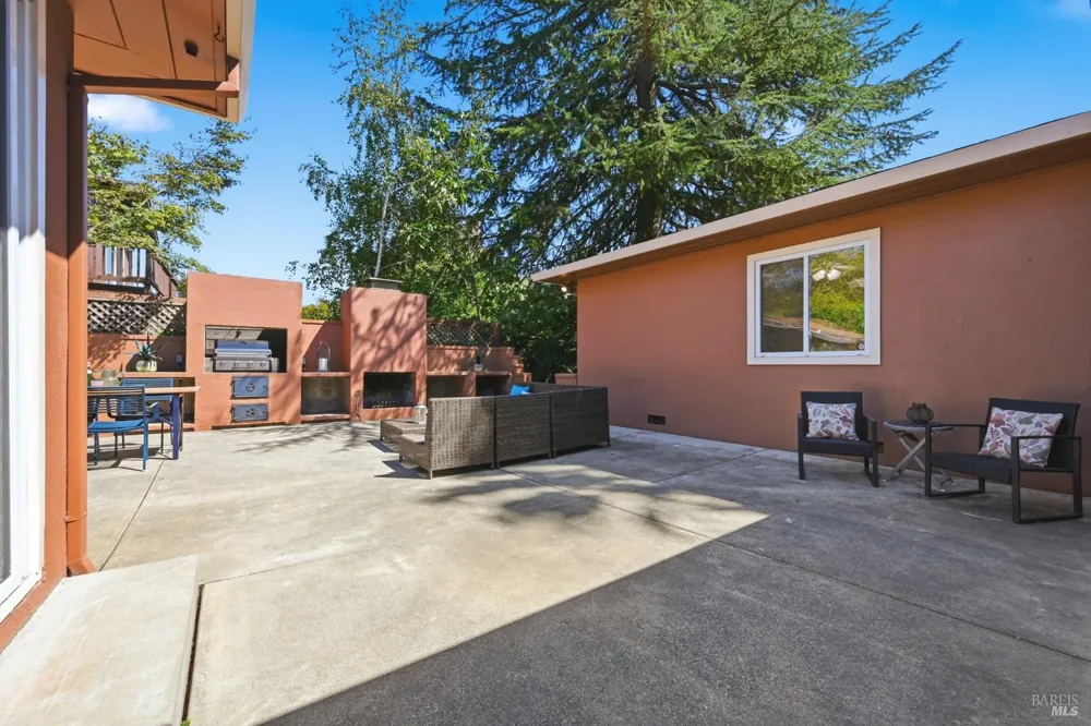2139 Lone Oak Avenue Napa, CA 94558