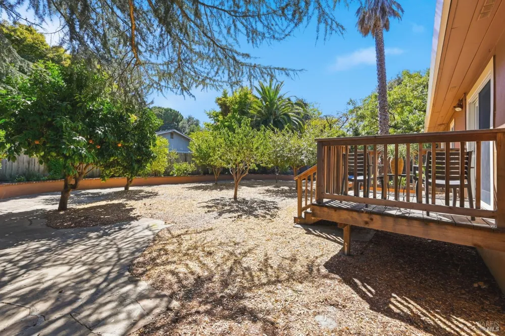2139 Lone Oak Avenue Napa, CA 94558