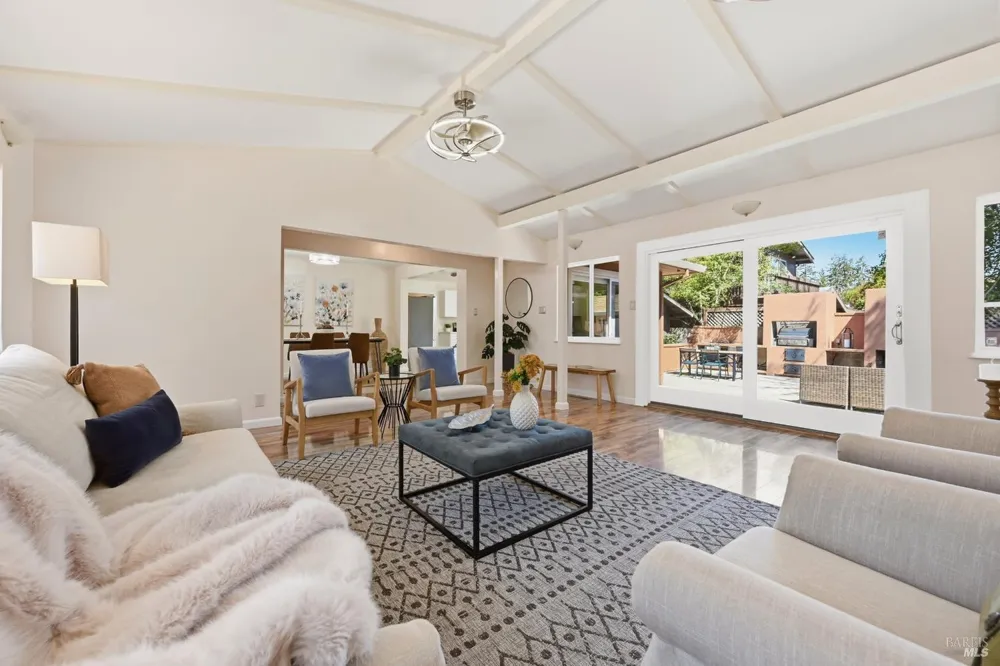 2139 Lone Oak Avenue Napa, CA 94558