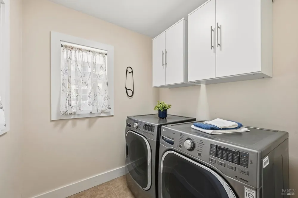 2139 Lone Oak Avenue Napa, CA 94558