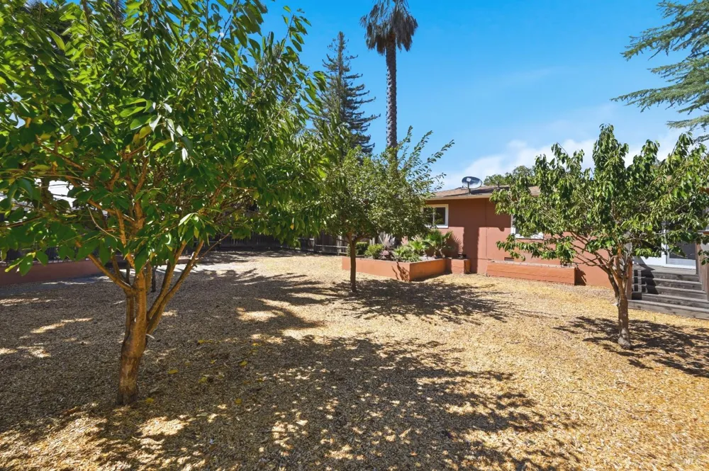 2139 Lone Oak Avenue Napa, CA 94558