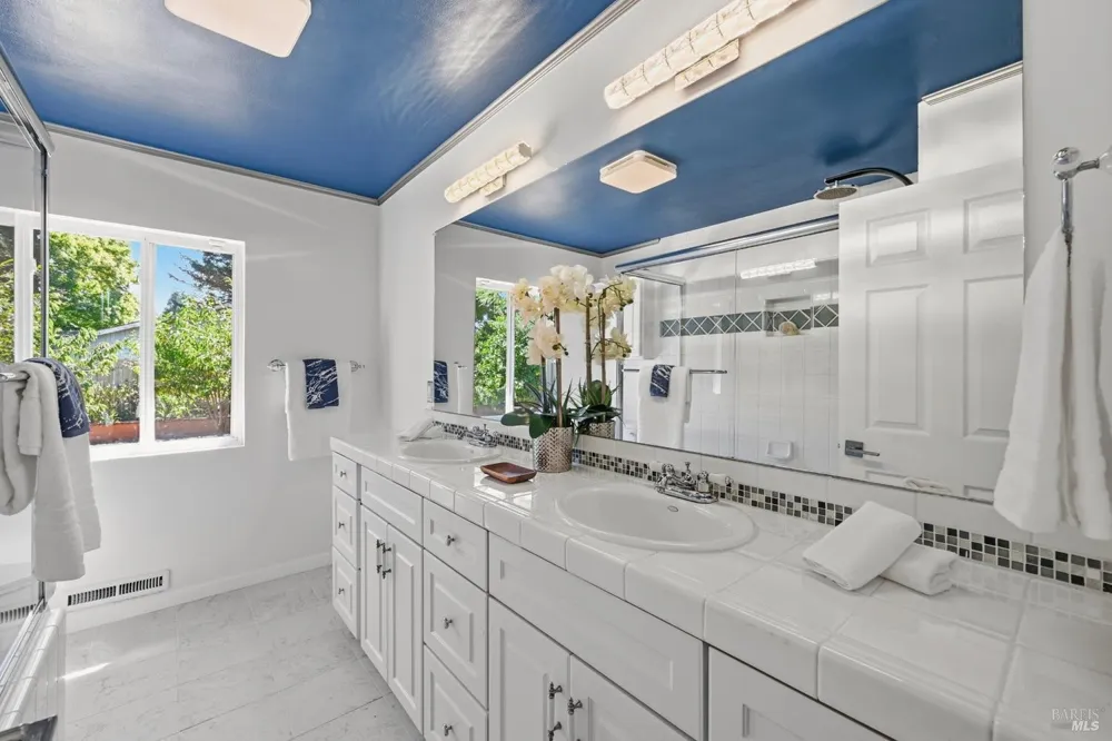 2139 Lone Oak Avenue Napa, CA 94558