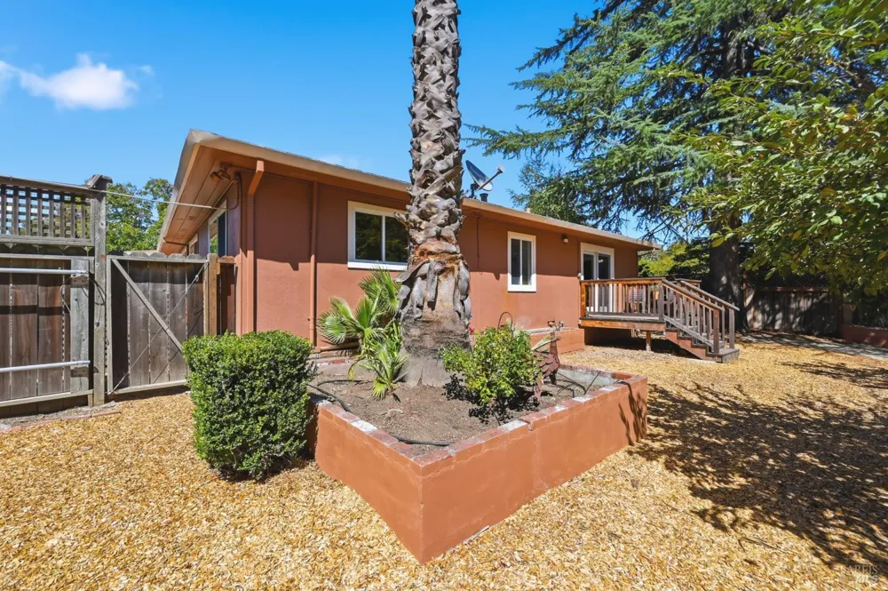 2139 Lone Oak Avenue Napa, CA 94558